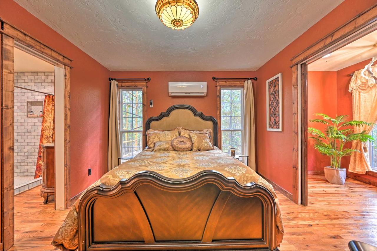 Tudor-Style Broken Bow Cottage With Hot Tub And Decks! Stephens Gap エクステリア 写真