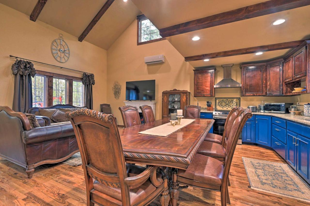 Tudor-Style Broken Bow Cottage With Hot Tub And Decks! Stephens Gap エクステリア 写真