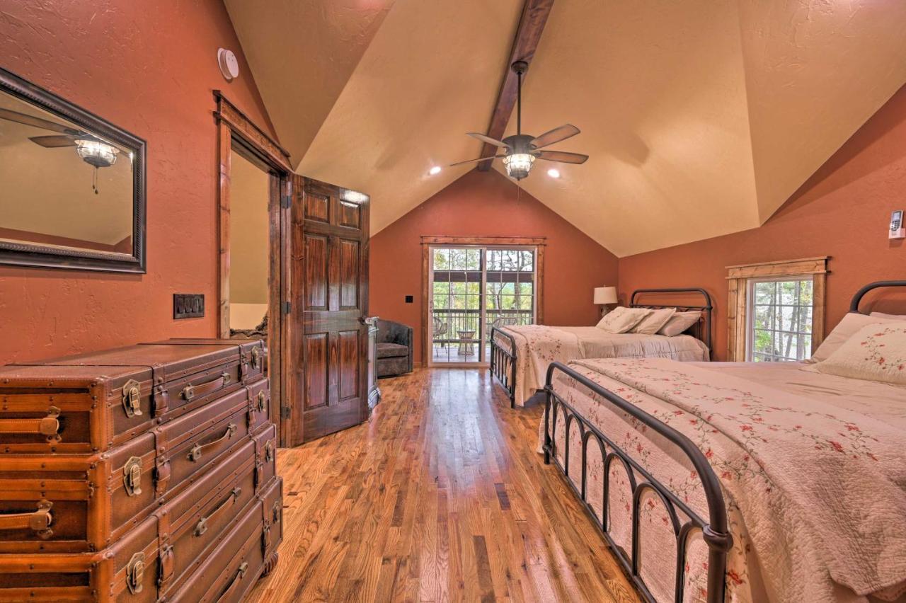 Tudor-Style Broken Bow Cottage With Hot Tub And Decks! Stephens Gap エクステリア 写真
