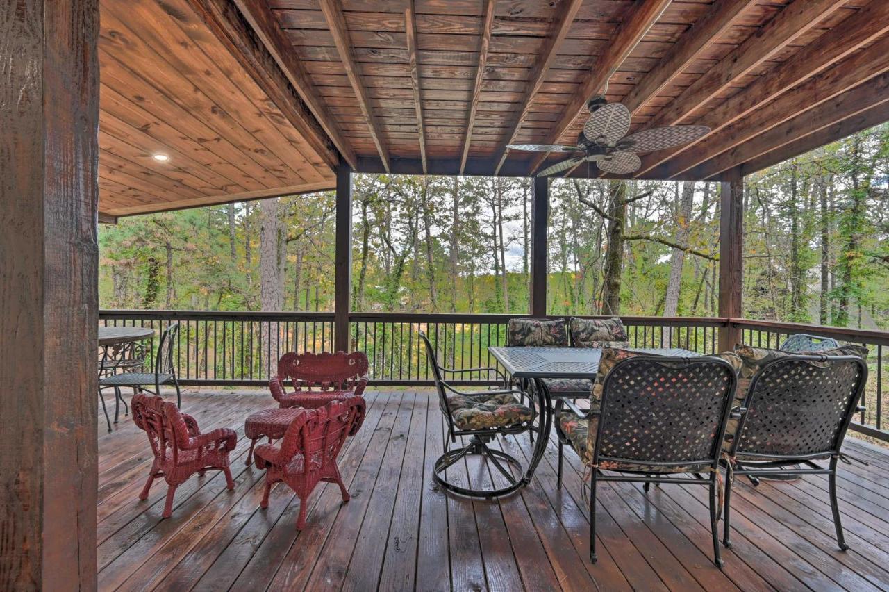 Tudor-Style Broken Bow Cottage With Hot Tub And Decks! Stephens Gap エクステリア 写真