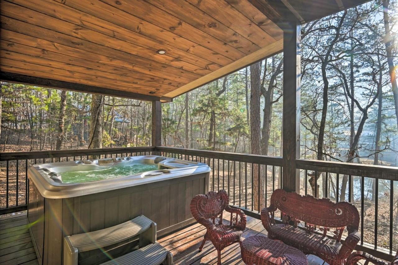 Tudor-Style Broken Bow Cottage With Hot Tub And Decks! Stephens Gap エクステリア 写真
